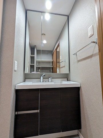 大阪府枚方市出口３丁目 内観写真（洗面台・洗面所）