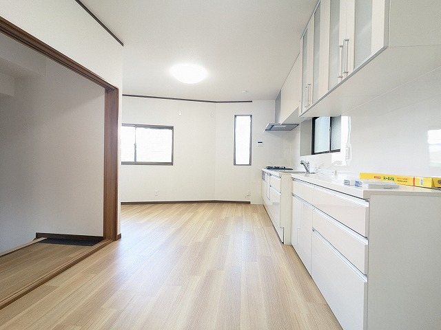 大阪府交野市幾野４丁目 内観写真（リビング）