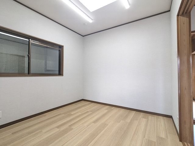 大阪府交野市幾野４丁目 内観写真（リビング以外の居室）