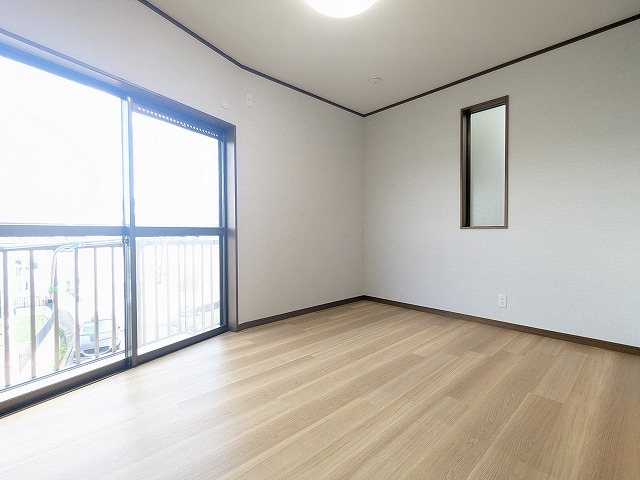 大阪府交野市幾野４丁目 内観写真（リビング以外の居室）
