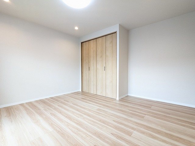 大阪府枚方市藤阪西町 内観写真（リビング以外の居室）