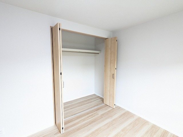 大阪府枚方市藤阪西町 内観写真（収納）