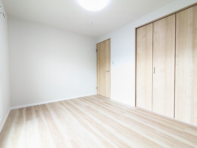 大阪府枚方市藤阪西町 内観写真（リビング以外の居室）