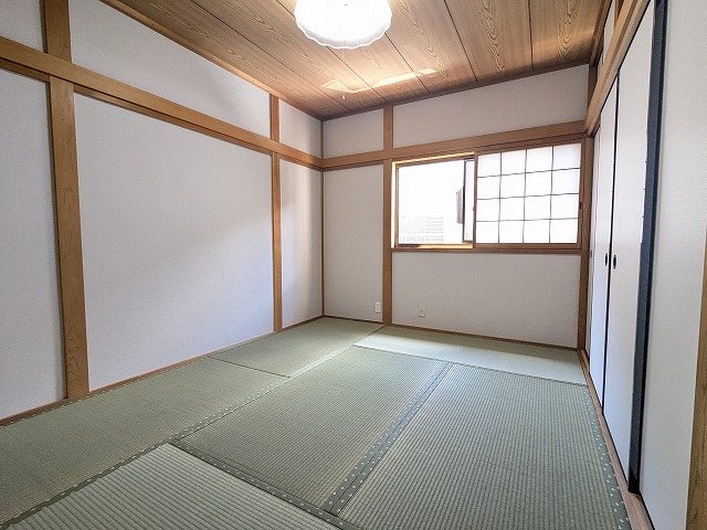 大阪府枚方市池之宮１丁目 内観写真（リビング以外の居室）