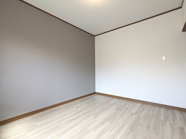 大阪府枚方市池之宮１丁目 内観写真（リビング以外の居室）