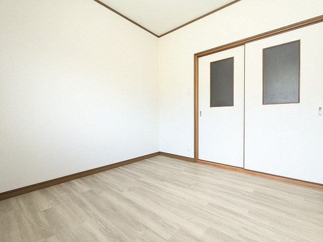 大阪府枚方市池之宮１丁目 内観写真（リビング以外の居室）