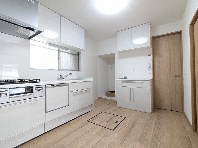 大阪府枚方市長尾家具町３丁目 内観写真（リビング）