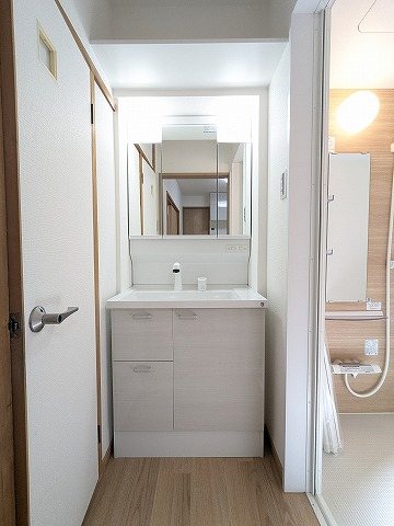 大阪府枚方市長尾家具町３丁目 内観写真（洗面台・洗面所）