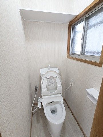 大阪府枚方市長尾家具町３丁目 内観写真（トイレ）