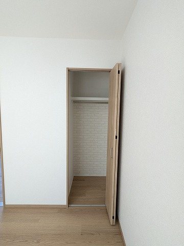 大阪府枚方市長尾家具町３丁目 内観写真（収納）