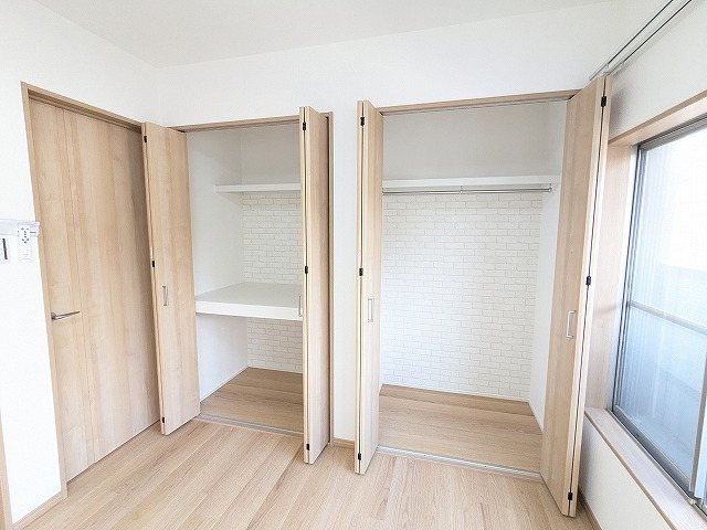 大阪府枚方市長尾家具町３丁目 内観写真（収納）