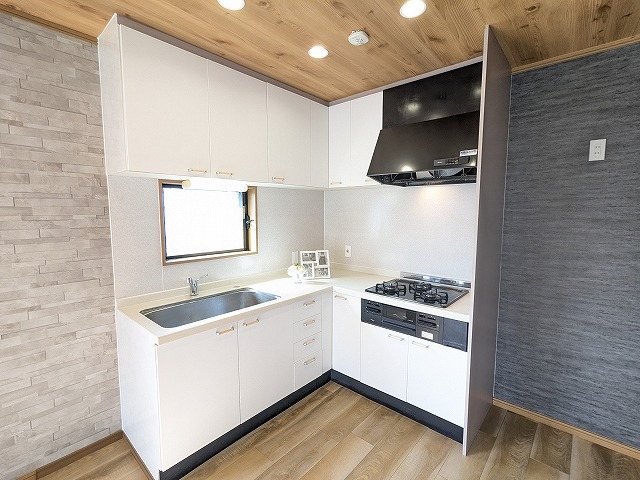 大阪府枚方市津田元町３丁目 内観写真（キッチン）