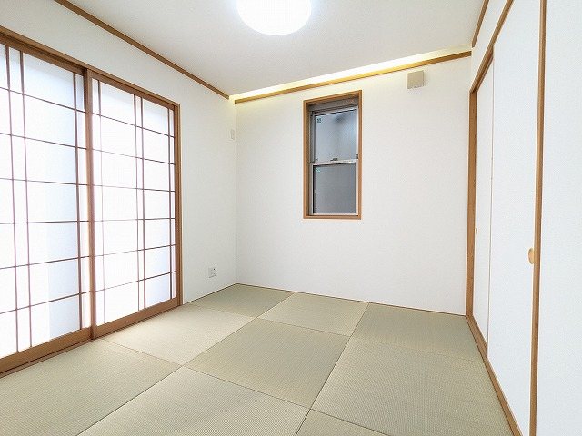 大阪府枚方市長尾元町３丁目 内観写真（リビング以外の居室）