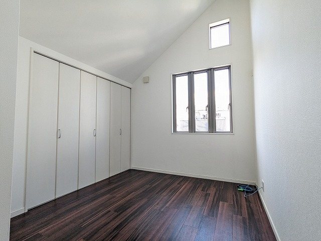 大阪府枚方市長尾元町３丁目 内観写真（リビング以外の居室）