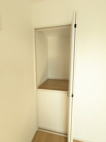 大阪府交野市東倉治４丁目 内観写真（収納）