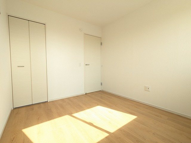 大阪府交野市東倉治４丁目 内観写真（リビング以外の居室）