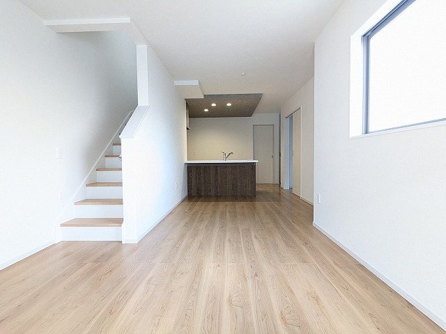大阪府枚方市招提南町１丁目 内観写真（リビング）