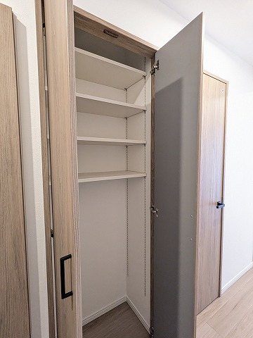 大阪府枚方市西船橋２丁目 内観写真（収納）