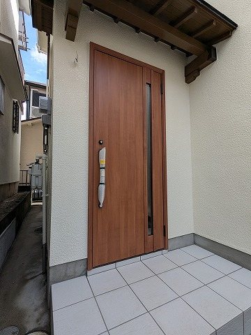 大阪府枚方市星丘２丁目 現地写真（玄関）