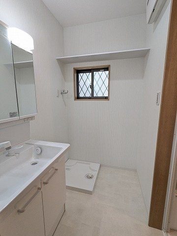 大阪府枚方市星丘２丁目 内観写真（洗面台・洗面所）