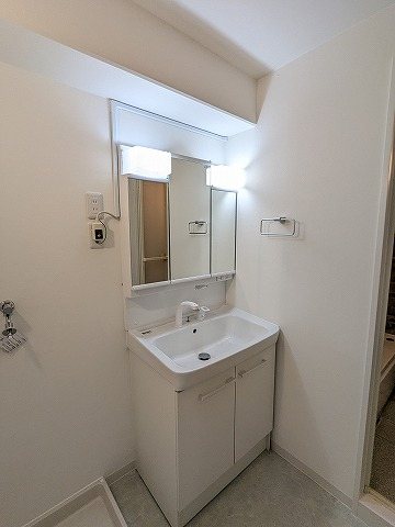 大阪府枚方市出口２丁目 内観写真（洗面台・洗面所）