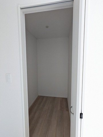 大阪府枚方市堂山２丁目 内観写真（収納）