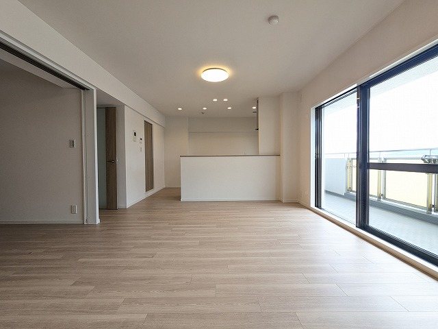 大阪府枚方市岡本町 内観写真（リビング）