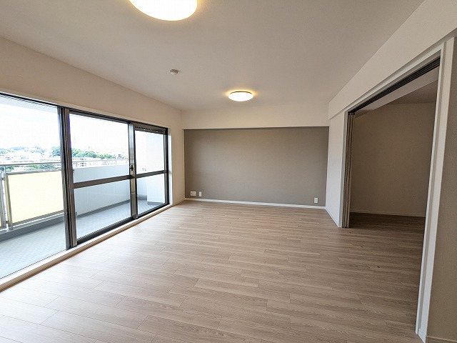 大阪府枚方市岡本町 内観写真（リビング）