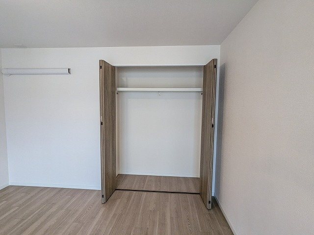 大阪府枚方市岡本町 内観写真（収納）
