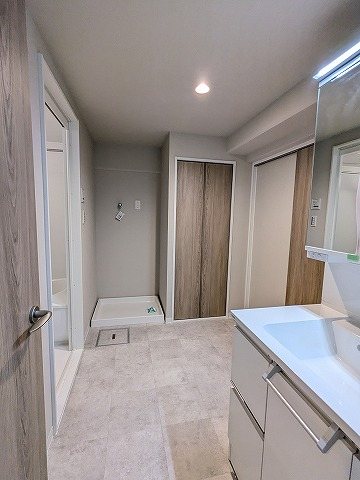 大阪府枚方市岡本町 内観写真（洗面台・洗面所）