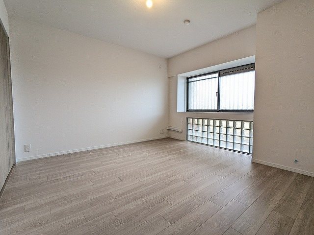 大阪府枚方市岡本町 内観写真（リビング以外の居室）