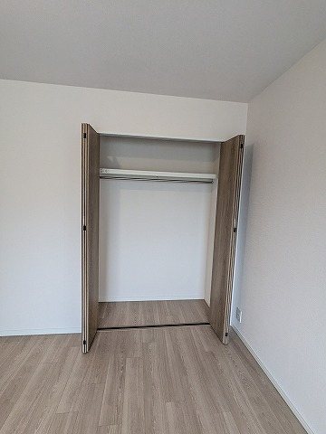 大阪府枚方市岡本町 内観写真（収納）