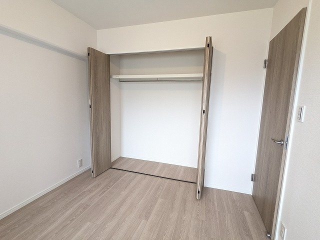 大阪府枚方市岡本町 内観写真（収納）