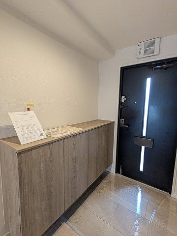 大阪府枚方市岡本町 現地写真（玄関）