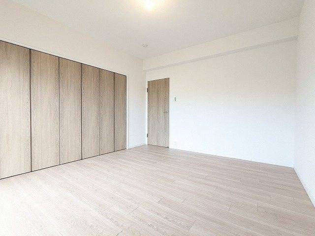 大阪府枚方市東中振２丁目 内観写真（リビング以外の居室）