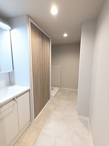 大阪府枚方市東中振２丁目 現地写真（玄関）