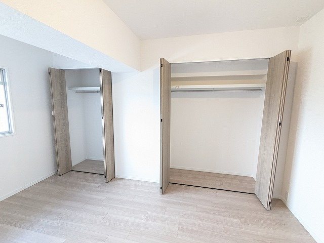 大阪府枚方市東中振２丁目 内観写真（収納）