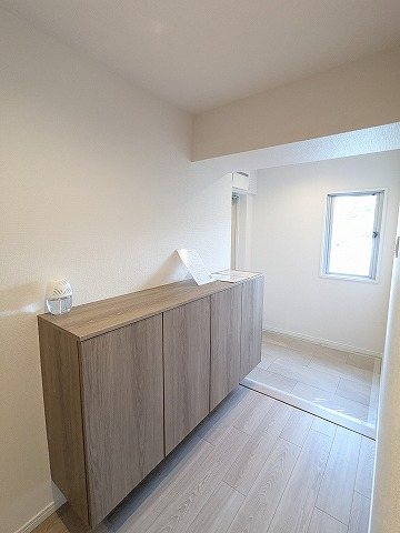 大阪府枚方市東中振２丁目 現地写真（玄関）