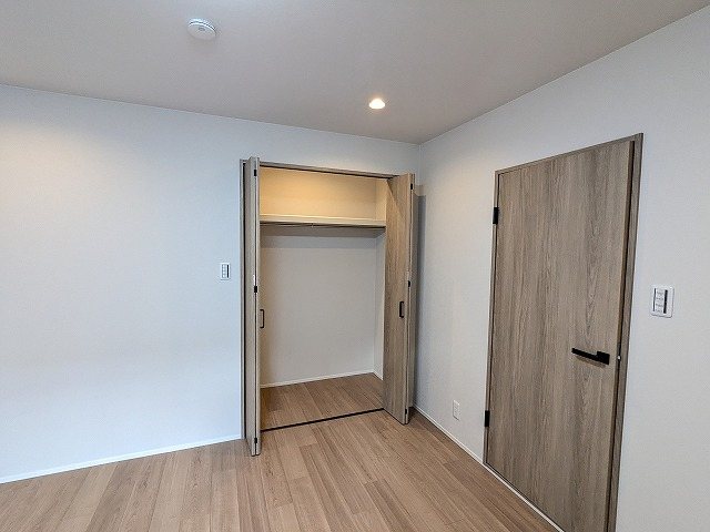 大阪府枚方市伊加賀西町 内観写真（収納）