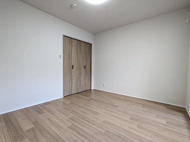 大阪府枚方市伊加賀西町 内観写真（リビング以外の居室）