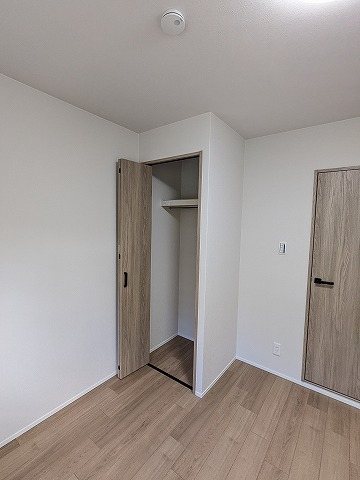 大阪府枚方市伊加賀西町 内観写真（収納）