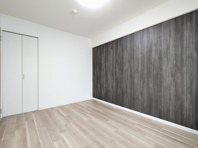 大阪府枚方市出口２丁目 内観写真（リビング以外の居室）