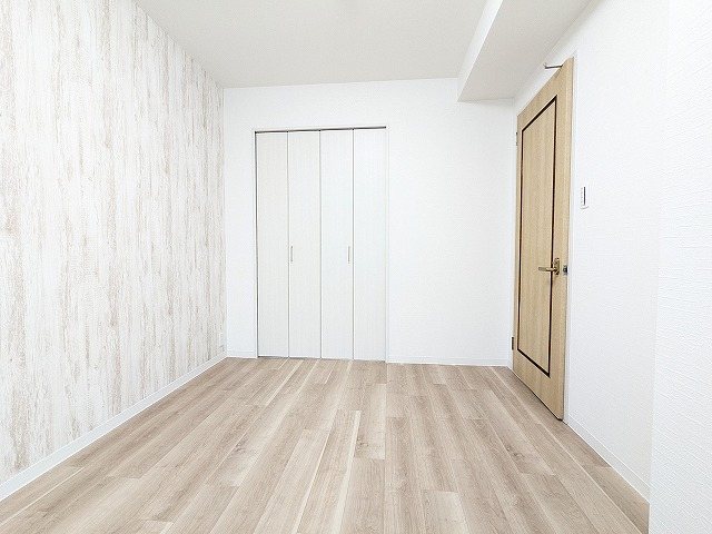 大阪府枚方市出口２丁目 内観写真（リビング以外の居室）