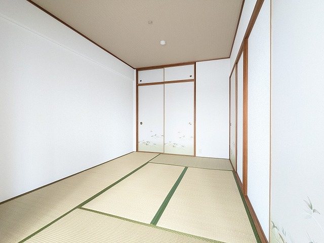 大阪府枚方市出口２丁目 内観写真（リビング以外の居室）