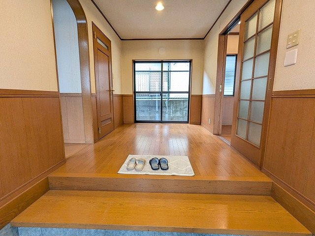 大阪府交野市私市山手４丁目 現地写真（玄関）