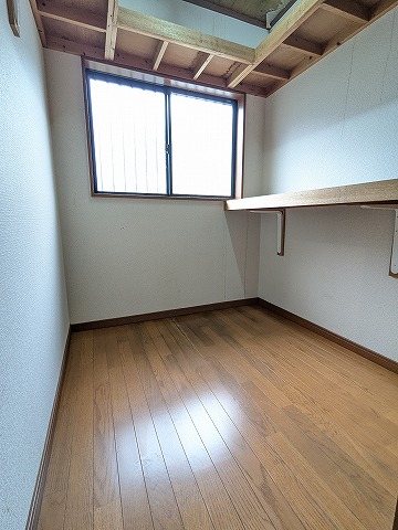 大阪府交野市私市山手４丁目 内観写真（収納）