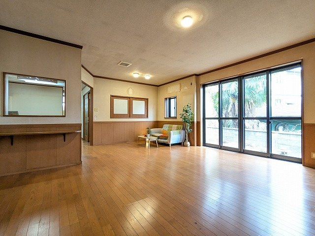 大阪府交野市私市山手４丁目 内観写真（リビング）