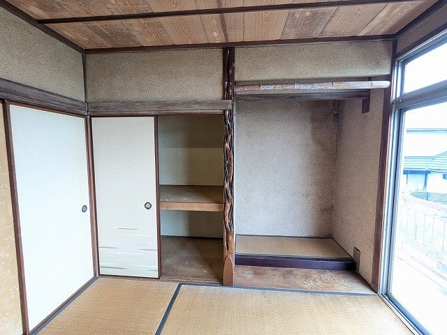 大阪府交野市私市山手４丁目 内観写真（収納）