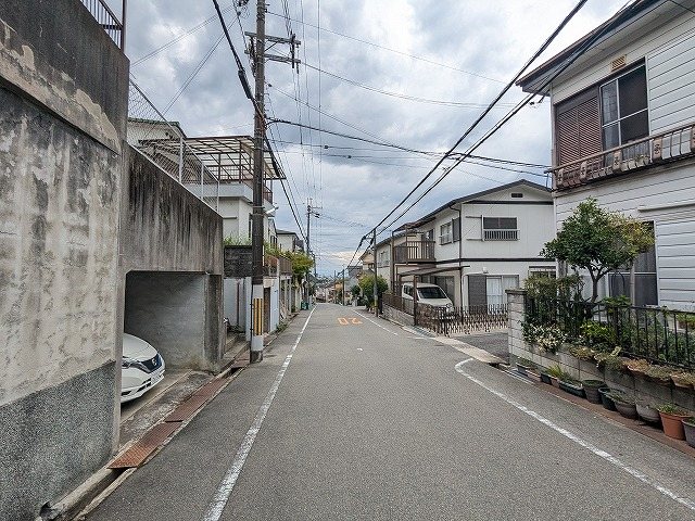 大阪府交野市私市山手４丁目 現地写真（前面道路含む現地写真）