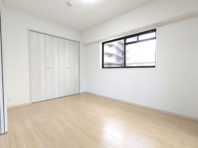 大阪府枚方市伊加賀北町 内観写真（リビング以外の居室）